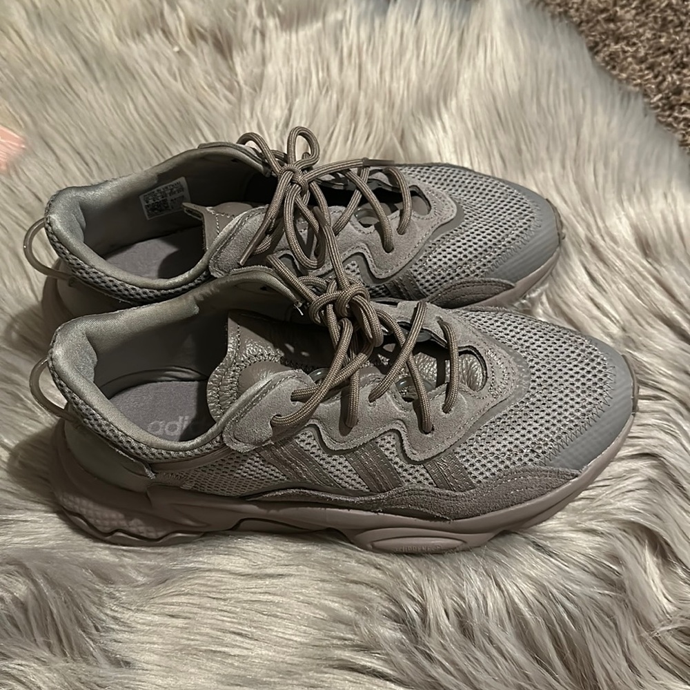 Brand new adidas ozweego